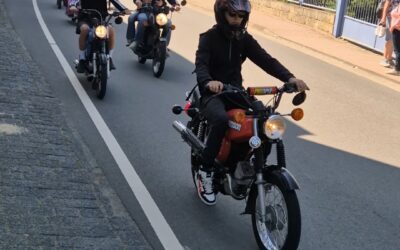 Simson-Fans auf dem Weg durch Stolberg