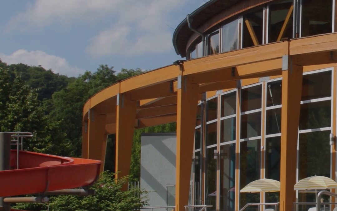 Ab ins Wasser! Das Freizeitbad ist seit gestern um 17.00 Uhr wieder geöffnet!